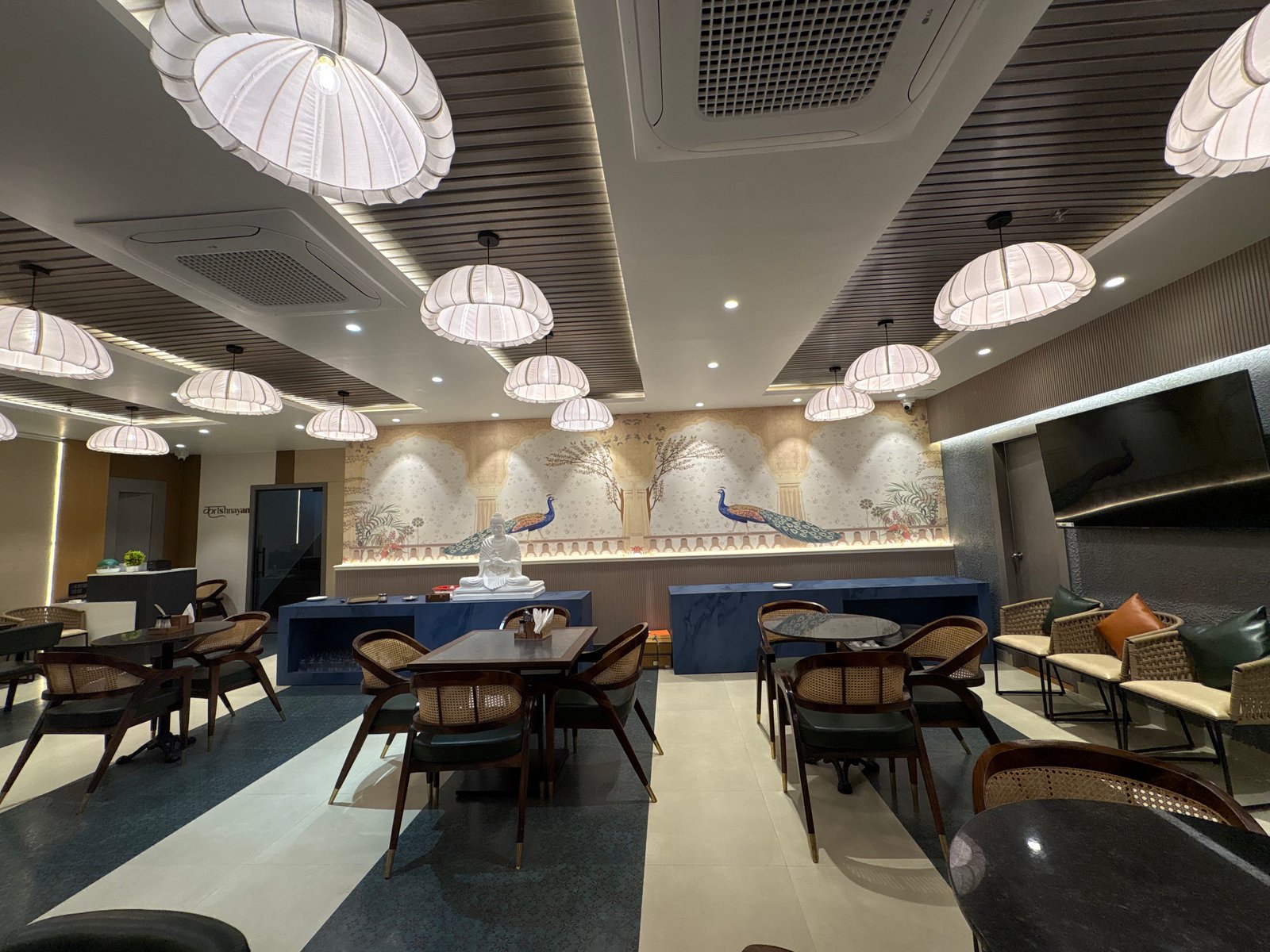 Restaurant 2